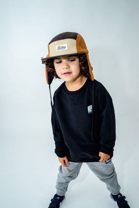 Cap, blokkfleece 5-panel med ører - Brun (størrelse M, 1,5-3 år)