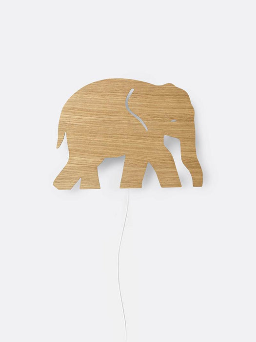 Vegglampe, elefant - oljet eik