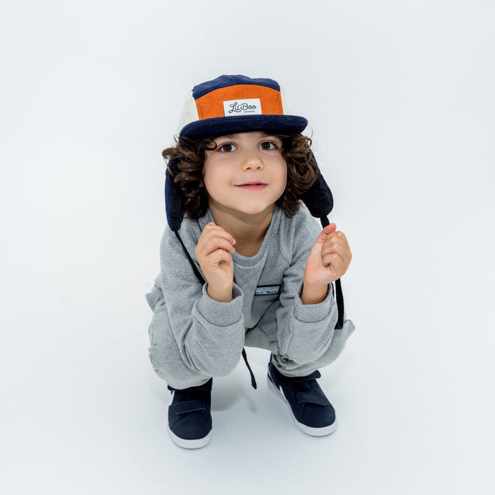 Cap, Corduroy-blokk 5-panel med ører - Navy / Carmel (Størrelse M, 1,5-3 år)